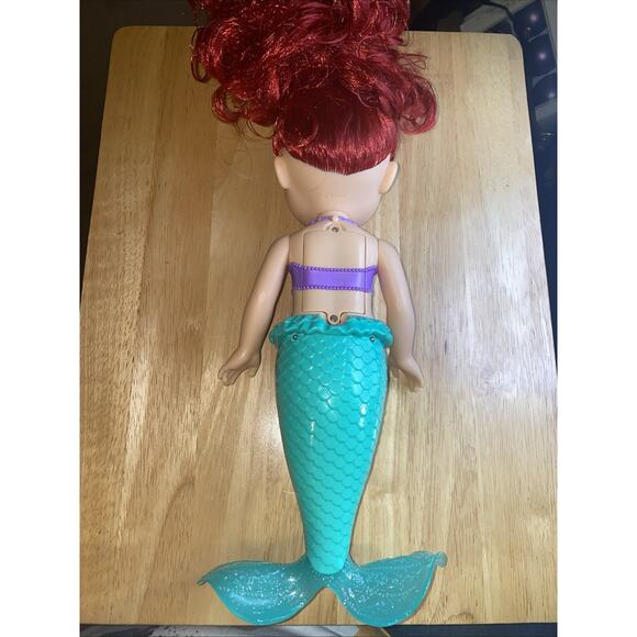 Disney Princess the Little Mermaid Ariel Doll Sings And Lights Up Works 14” - Picture 4 of 7